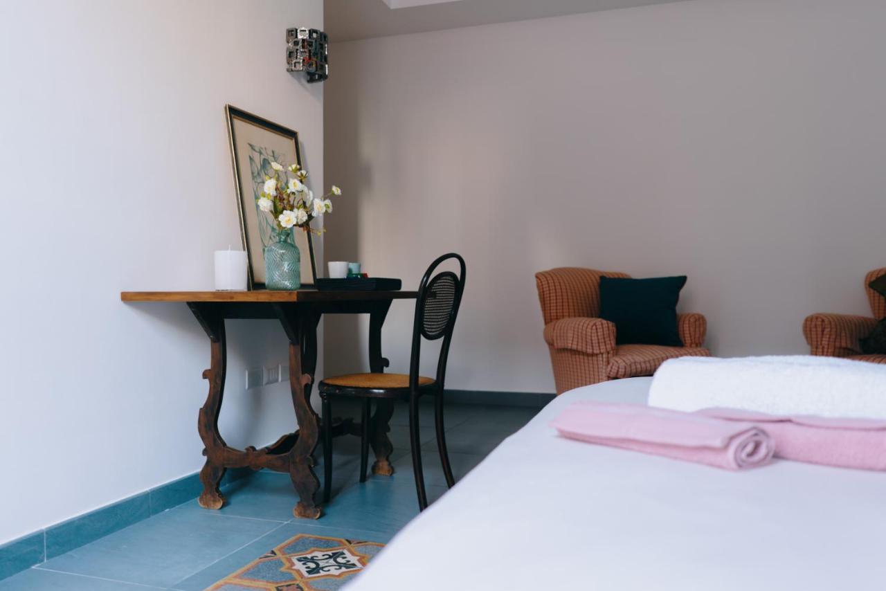 Janare - Rooms & Terrace ナポリ エクステリア 写真
