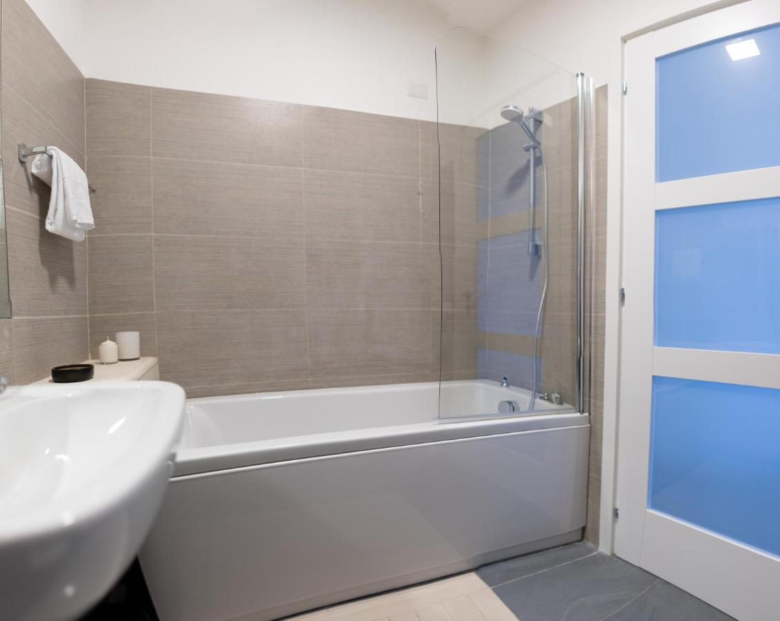 Janare - Rooms & Terrace ナポリ エクステリア 写真