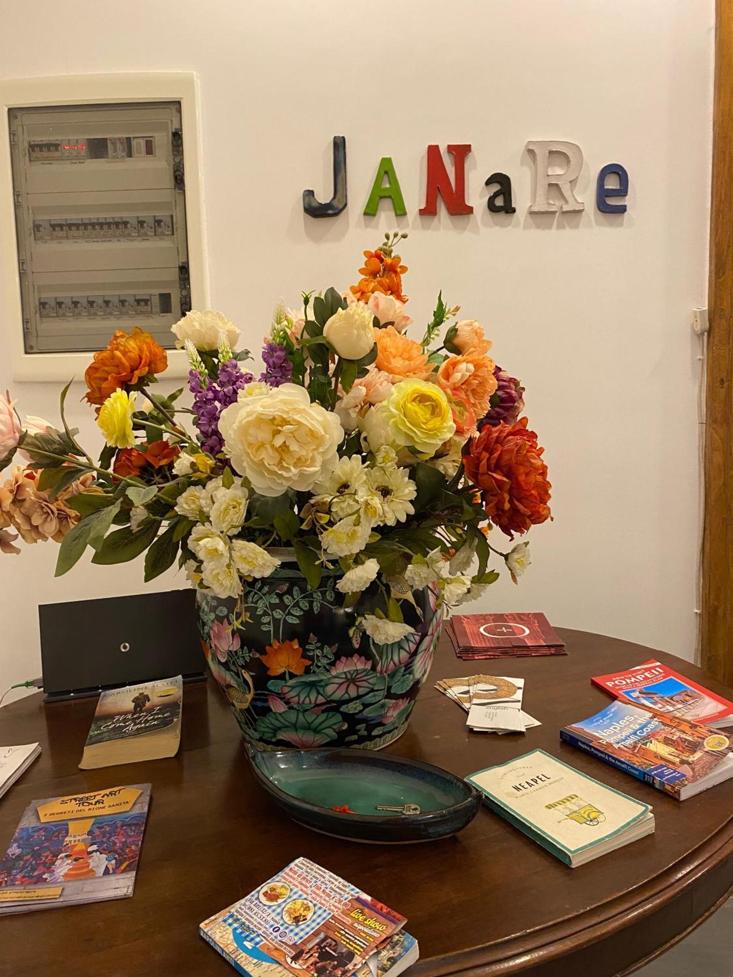 Janare - Rooms & Terrace ナポリ エクステリア 写真